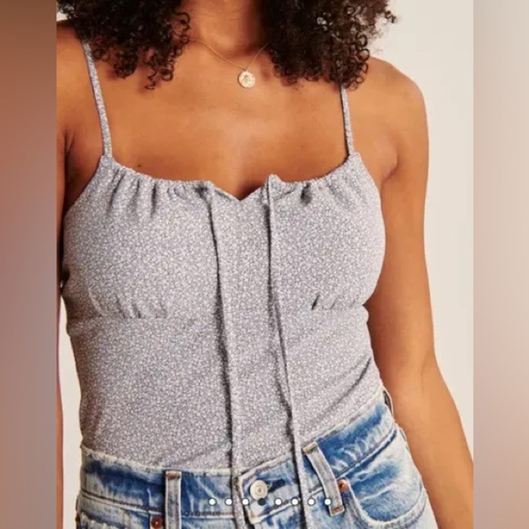 ⚡️2/$25⚡️ Abercrombie & Fitch Light Blue Gray Floral Front Tie Cropped Cami | XS - Picture 1 of 11